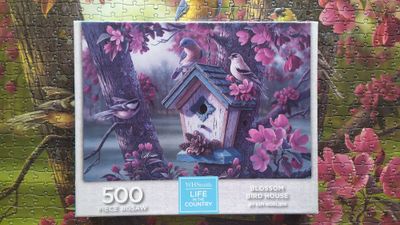 WHSmith Life in the Country - Blossom Bird House by Kim Norlien - obrázek puzzlí