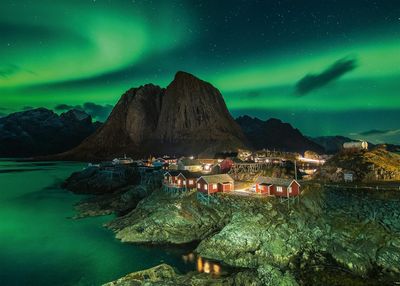 Ravensburger Northern Lights Over Hamnoy, Norway - obrázek puzzlí