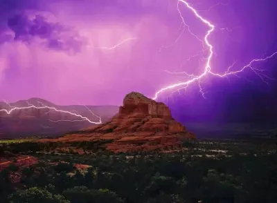 Ravensburger Pink Thunderstorm Mood - puzzle image