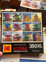 RoseArt 8000zzbc Lifeguard Huts - puzzle image