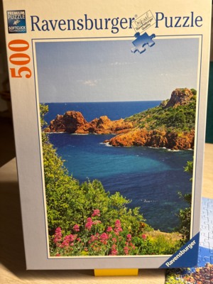 Ravensburger Secret Riviera Cove - obrázek puzzlí