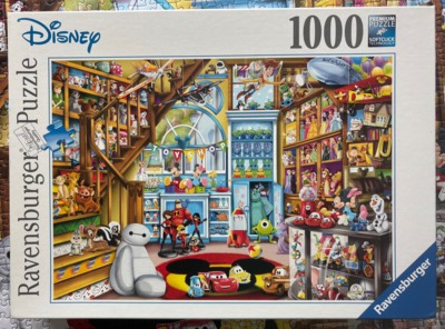 Ravensburger Disney & Pixar Toy Store - obrázek puzzlí