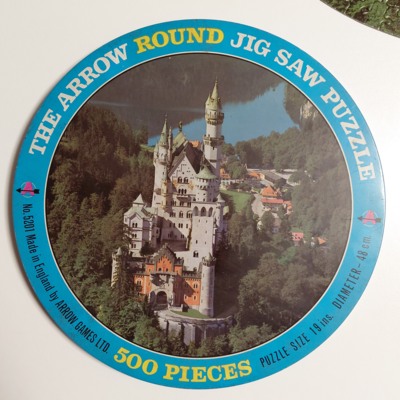 Arrow Games Neuschwannstein - The Arrow round jigsaw puzzle - puzzle image