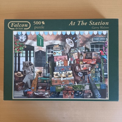 Falcon At the station - obrázek puzzlí