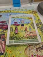 New York Puzzle Company Queen of the green - obrázek puzzlí